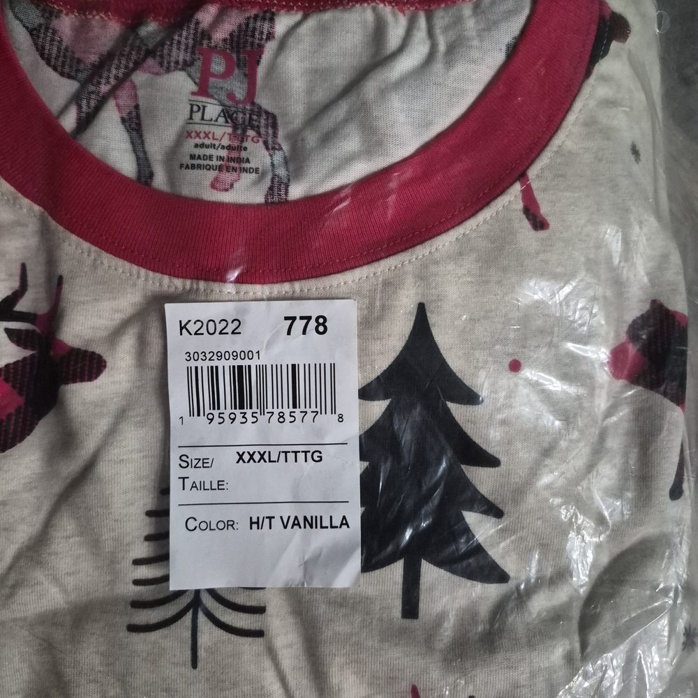 Plaid Moose and Tree Graphic Tee - Cream and Red